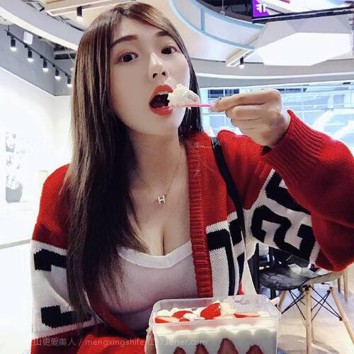 塞维利亚球员纳乔遭受伤病，将缺席下场比赛，塞尔维亚美女模特纳塔利娅·塞奇克(natalija scekic)